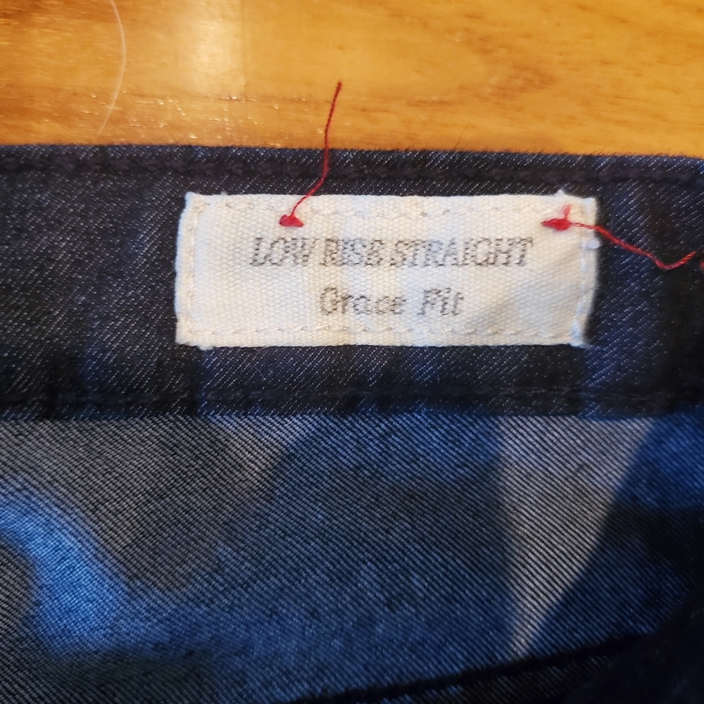 NEW Guess Low Rise jeans - Picture 4 of 9